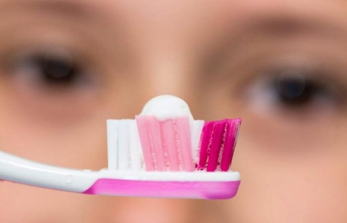 A Dentist Alert: Why Your Toothpaste Isn’t as Healthy as It Looks