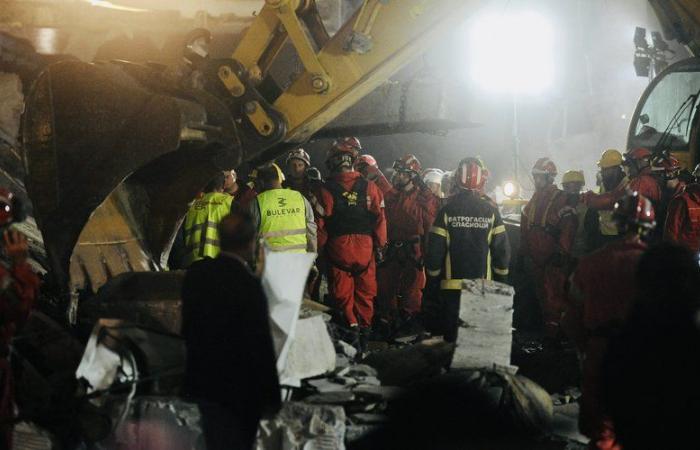 It had just been restored: the exterior roof of the station collapsed, at least 14 people buried dead