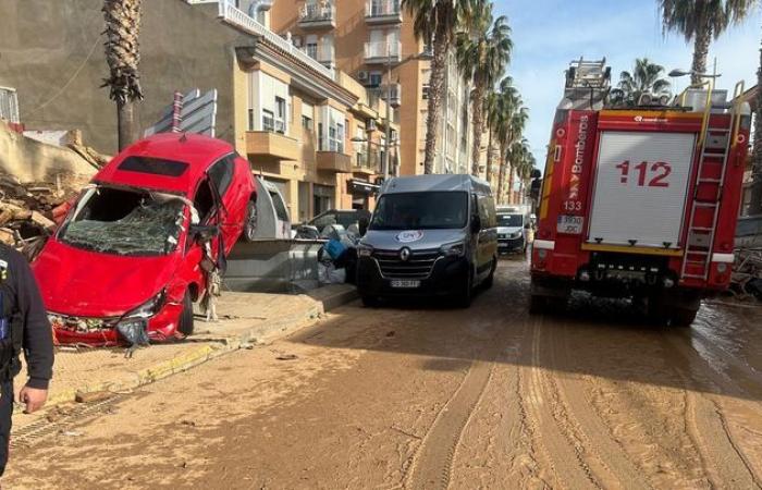 “The situation is so dramatic that the staff cannot cope,” says the head of a French firefighting NGO