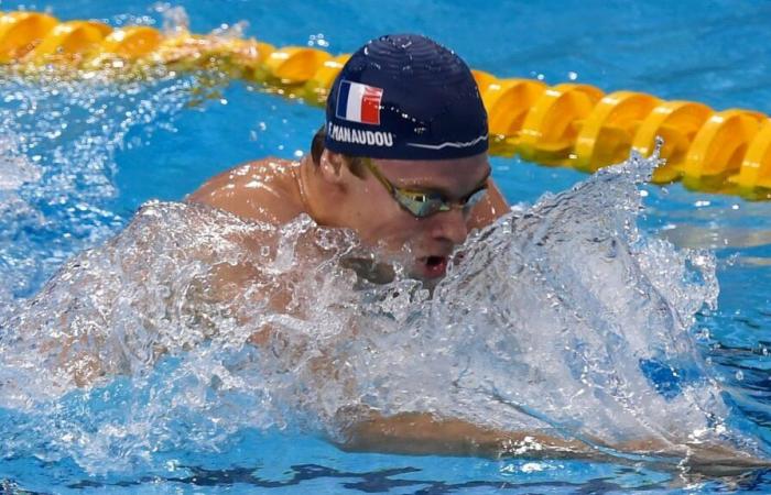 Léon Marchand wins the 400m medley and finishes second in the 200m freestyle in Singapore