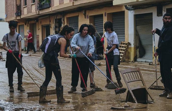 Deadly floods in Spain: how are the searches organized to try to find the many people still missing?