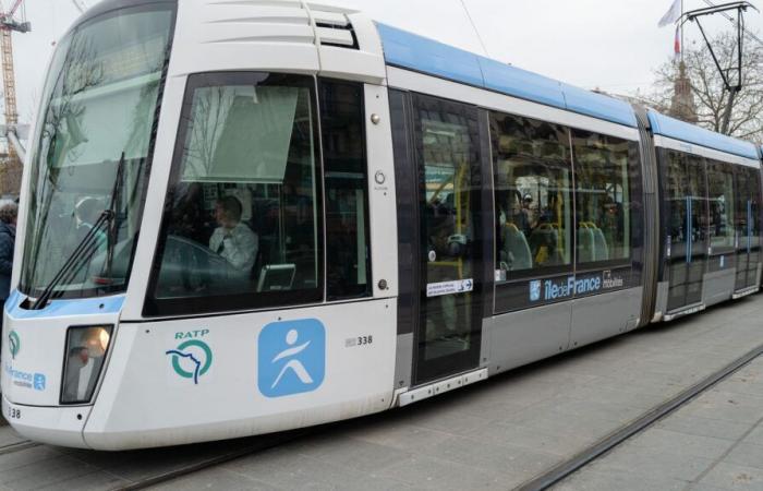 a 4-year-old child seriously injured after being hit by a tram in Sarcelles