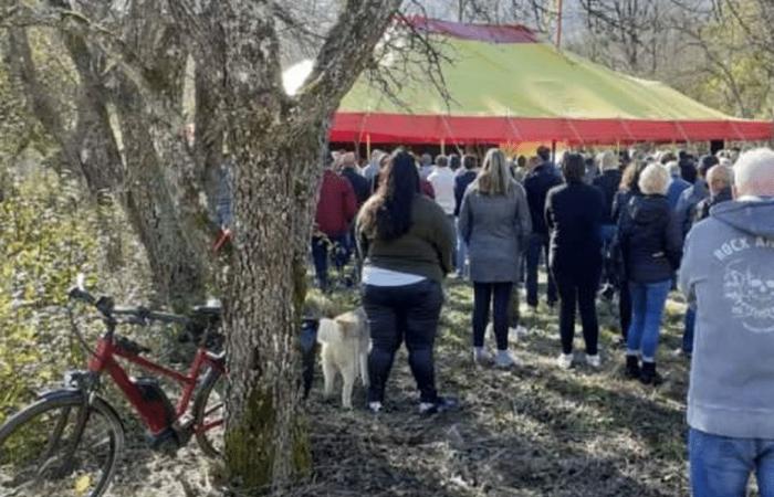 the final tribute from his village to Paul Varry, cyclist killed by a motorist in Paris