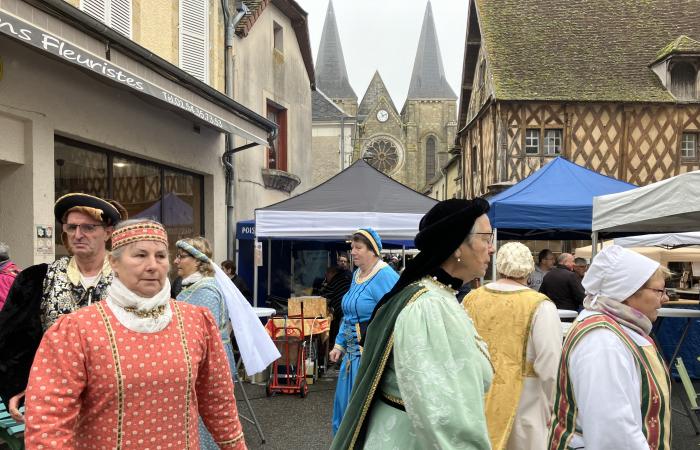 the astonishing Saturday morning market, in Levroux, dedicated to “makers”