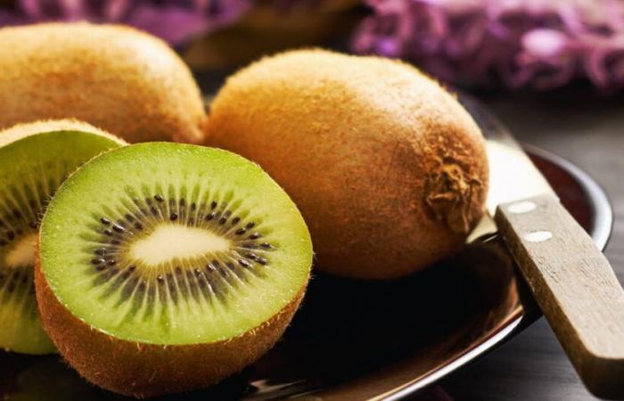 Nutrition. Kiwi skin: a hidden nutritional treasure?