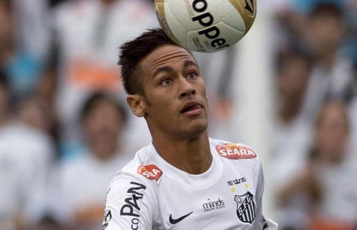 Santos vice-president announces Neymar's return