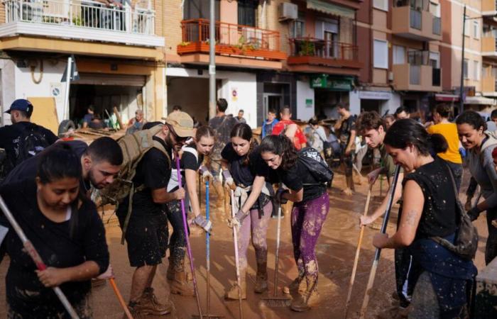 the death toll rises to 205, the army called in reinforcements around Valencia