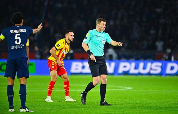 PSG-Lens: VAR intervenes, the referee sees red