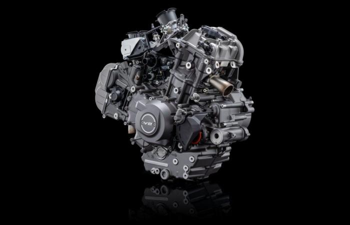 Ducati has a completely new V2: 890 cm3 and up to 120 hp.