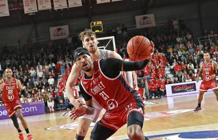 Basketball. “Andre Roberson will no longer be with us,” confides the Cholet coach