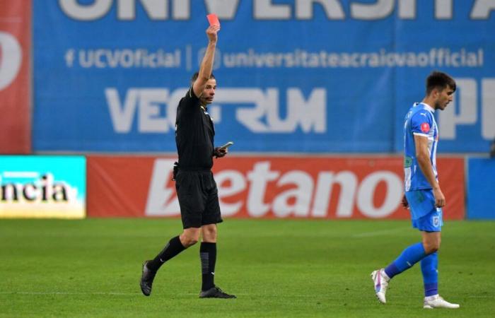 Incredible phase in Craiova – FCSB. The referee forgot to show him a red card » Dusted at half-time