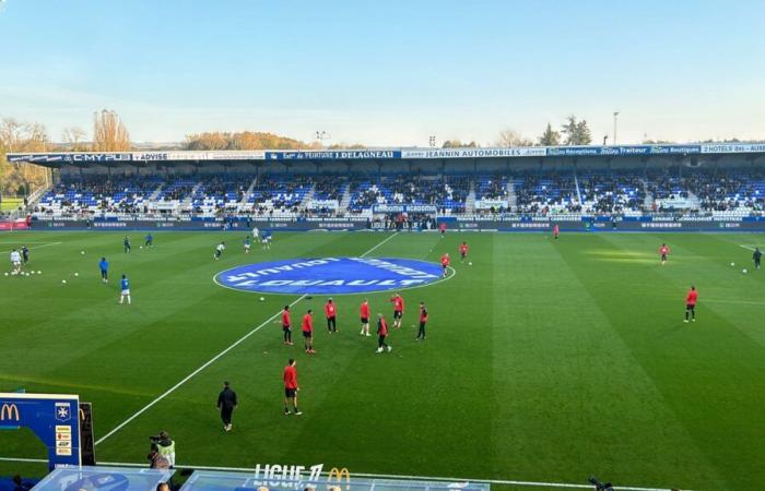 Auxerre – Stade Rennais: a police officer injured before the match