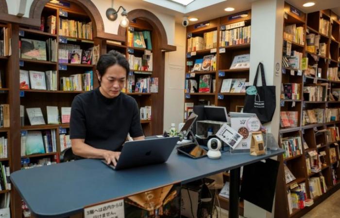 Shared shelves to save bookstores in Japan – 03/11/2024 at 12:53