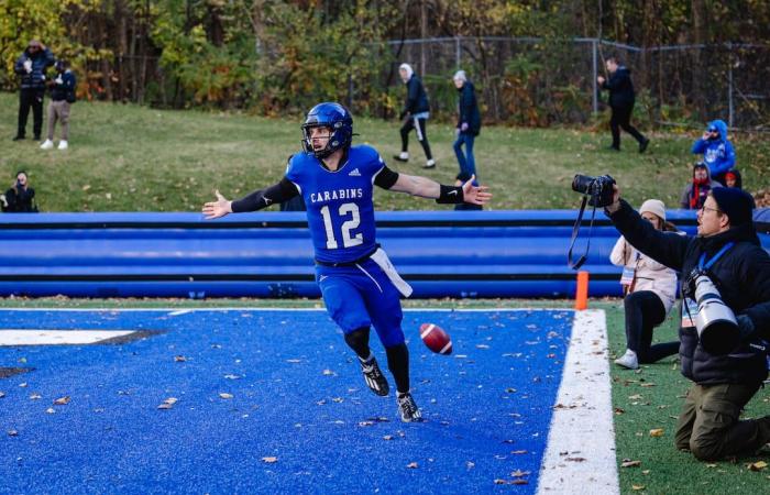 The Carabins easily get rid of the Redbirds and join the Rouge et Or in the final