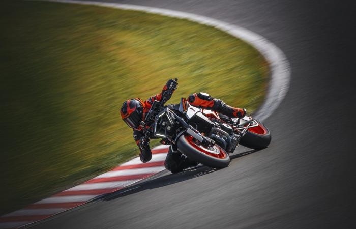 New – KTM adds a 990 Duke R, sportier than the 990 Duke