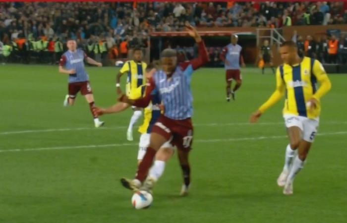 Trabzonspor’s goal against F.Bahçe was cancelled! Here are all the controversial positions