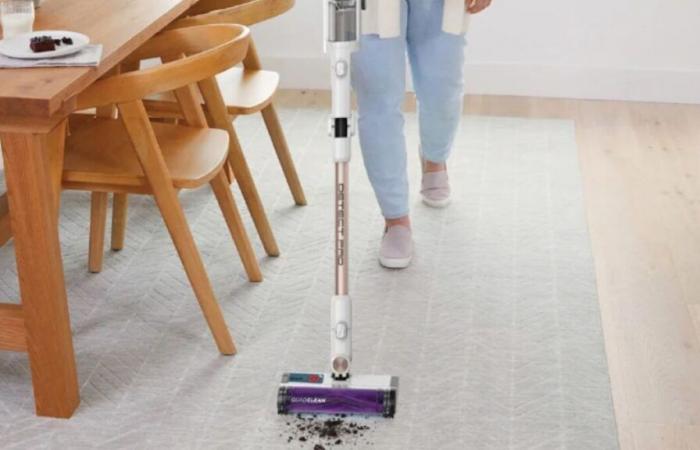 Internet users are snapping up this brand new cordless vacuum cleaner which benefits from an exclusive discount