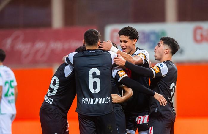 Lugano joins Zurich at the top of the Super League