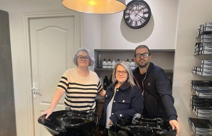 a couple takes over the hair salon in La Chapelle-au-Riboul