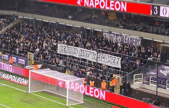 “Wouter buiten” and anti-Renard banners despite the big victory: the Anderlecht ultras booed by the rest of the supporters! – All football