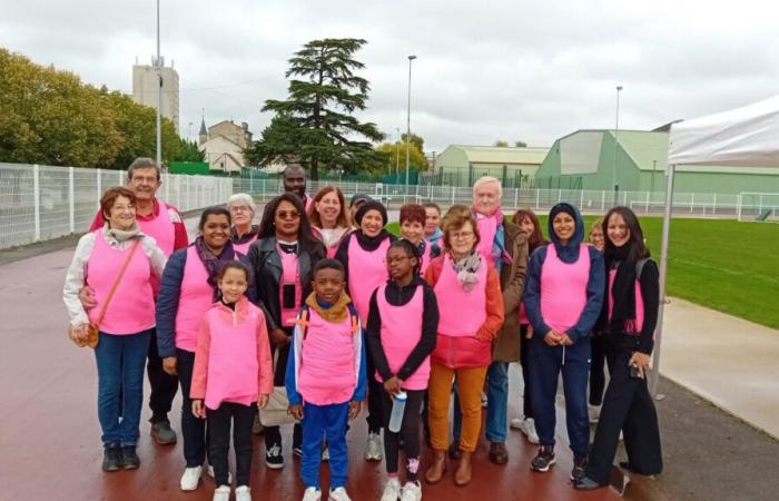 A symbolic march to raise awareness and fight against breast cancer in Val-d'Oise