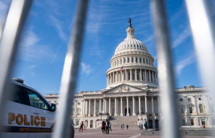 Risks of violence, chaos and excesses: Washington barricades itself before the presidential election (photos)