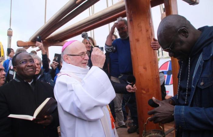 The longship of Vendée, Olaf d'Olonne, was baptized by the bishop of Luçon