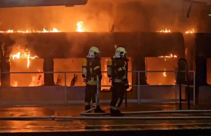 Germany: a train at Berlin station catches fire