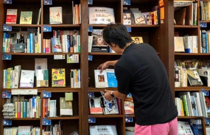 Shared shelves to save bookstores in Japan – 03/11/2024 at 12:53