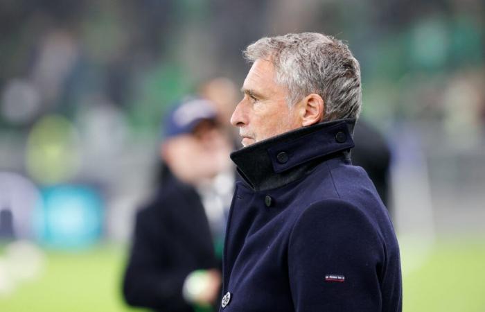 ASSE: The locker room empties its bag on the coach!