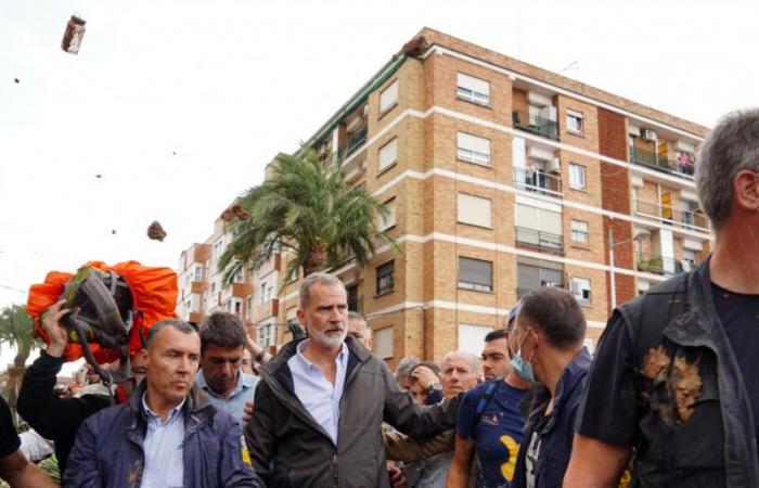 LIVE – Spain: King Felipe VI heckled, the crowd shouts “Assassins!” to the Spanish leaders