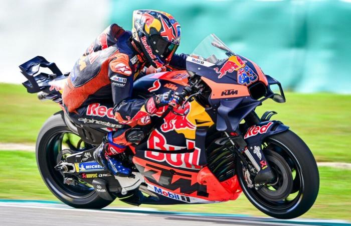 Malaysian GP halted at red flag after Miller crash