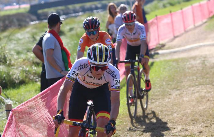 Felipe Orts wins a historic silver in the European Cyclocross in Pontevedra