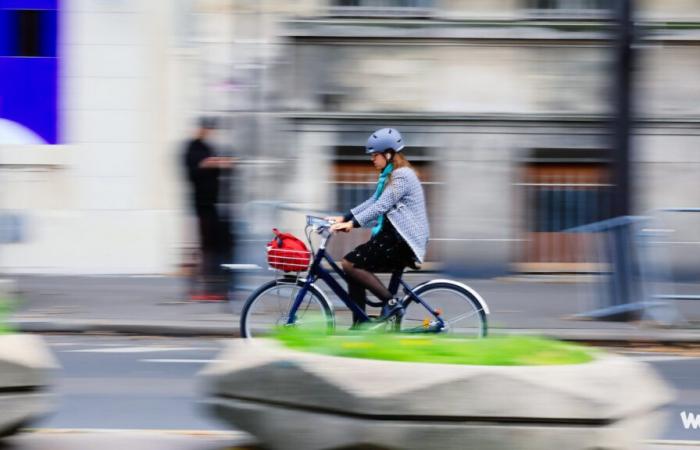 Why is it so difficult to cycle in the Paris suburbs?