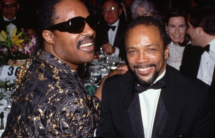 Stevie Wonder Pays Tribute to Quincy Jones