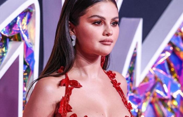 “I’m just a human being!” : Selena Gomez attacked on her physique, she reacts