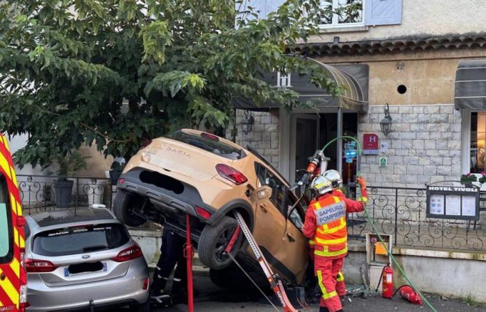 a driver loses control of her vehicle and crashes into a hotel