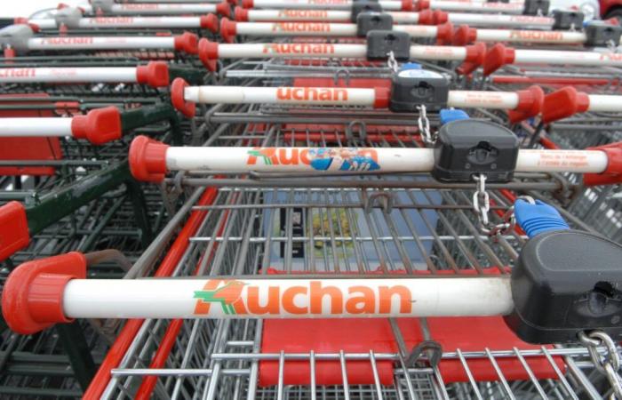 Auchan is preparing to announce a social plan threatening 2,300 jobs in France