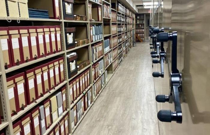 A delicate operation to save the archives of the Séminaire de Nicolet