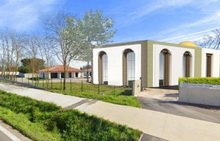 two petitions against mosque projects in Ambarès