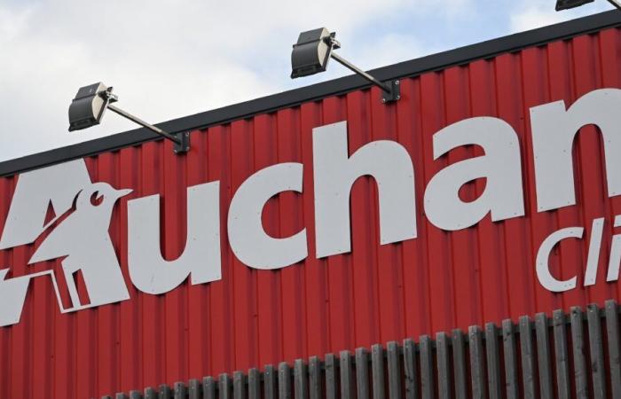 The distributor Auchan is preparing to announce a major social plan project this Tuesday