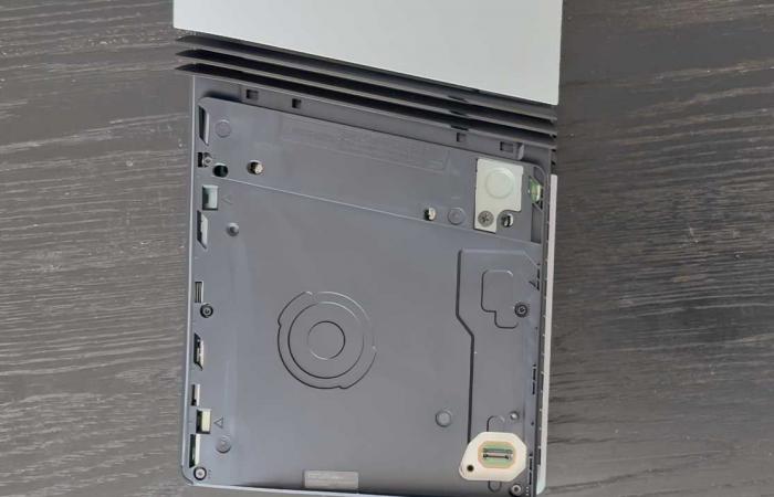 The PS5 Pro Blends The Best Parts Of The OG PS5 And The PS5 Slim Design