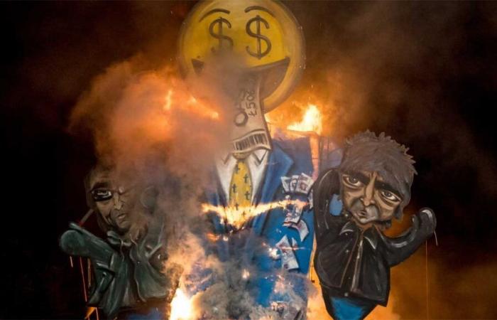 Effigies of Noel and Liam Gallagher burnt at the stake as fallout from Oasis ticket sale takes a fiery turn