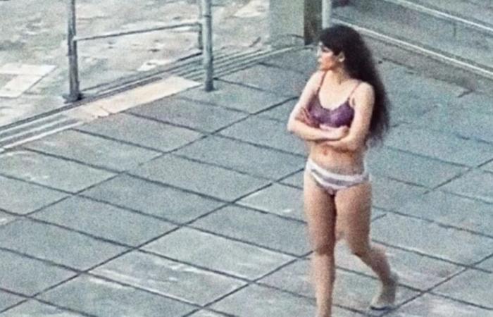 In Tehran, a student protests in her underwear against the Iranian regime