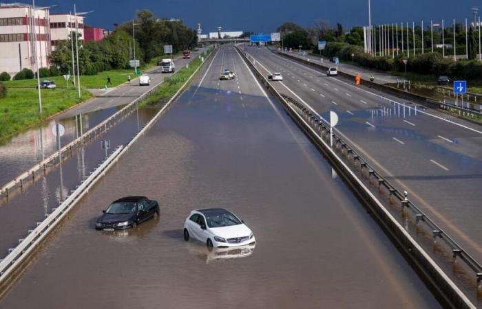 C32 BARCELONA | A section of the C-32 flooded near Castelldefels due to the DANA crossing in Catalonia