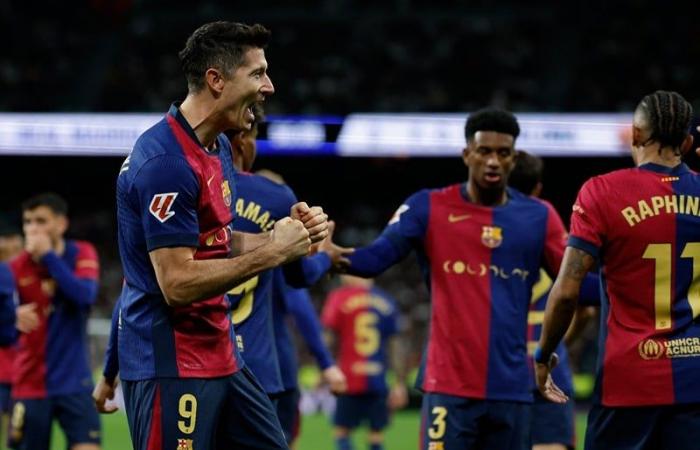 FC Barcelona crushes Espanyol and consolidates its status as leader