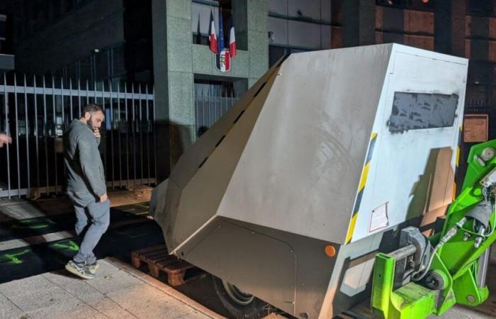 The Young Farmers of Drôme place a radar in front of the prefecture to denounce the “slowness” of the government