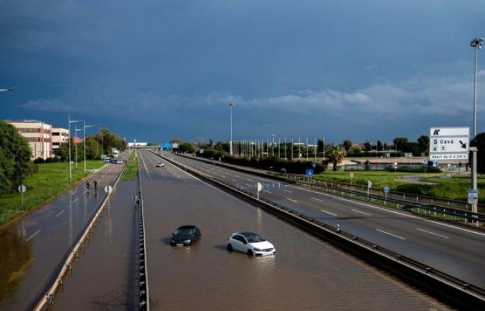 Code red again in Spain, this time in Barcelona: streets are flooded, flights cancelled