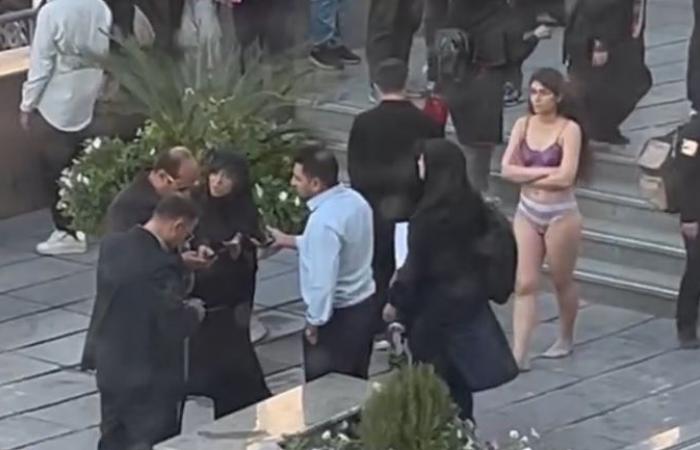 Student undresses on Tehran campus to protest morality police