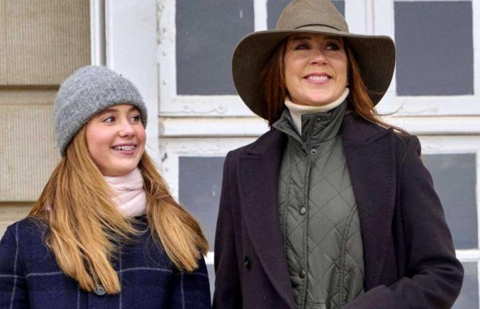 Queen Mary and her daughter Josephine inseparable at Hubertus Hunt after their holiday in Australia